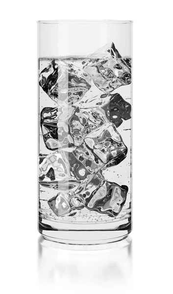 Glas Gezuiverd Water Met Ijsblokjes Geïsoleerd Witte Achtergrond Met Knippad — Stockfoto