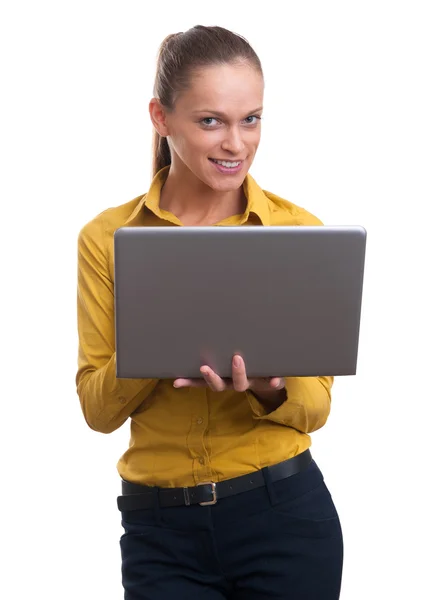 Kobieta pracuje na laptopie. — Zdjęcie stockowe