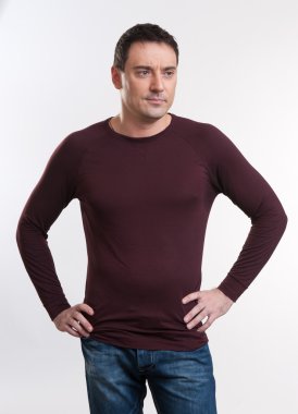 ciddi adam portresi