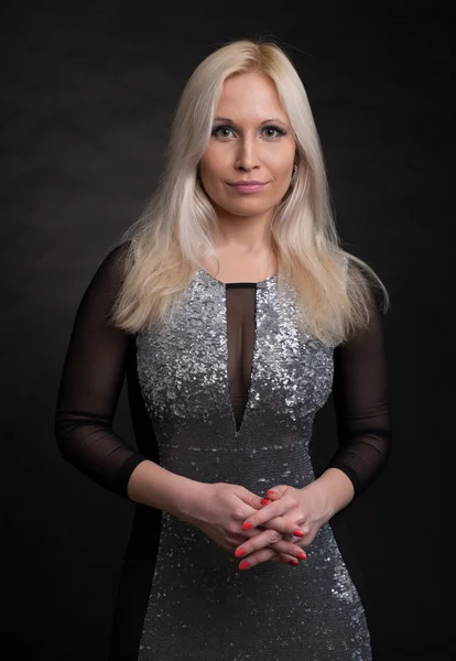 Vacker blond kvinna — Stockfoto