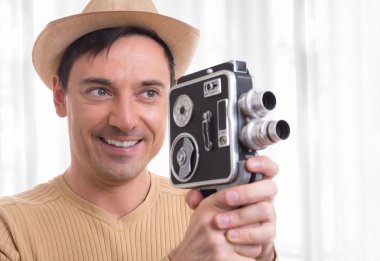 Vintage video kamera tutan adam