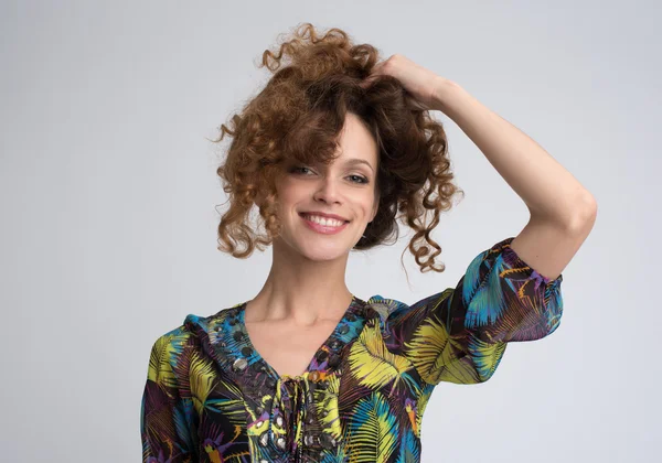 Hermoso retrato de mujer sonriente — Foto de Stock