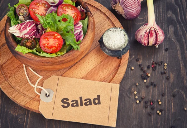 Ensalada de verduras en tazón —  Fotos de Stock