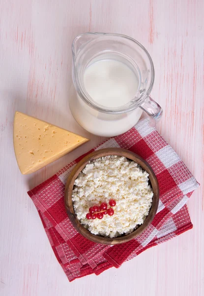 Leite, queijo e queijo cottage — Fotografia de Stock
