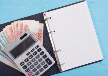 para, hesap makinesi ve boş not defteri