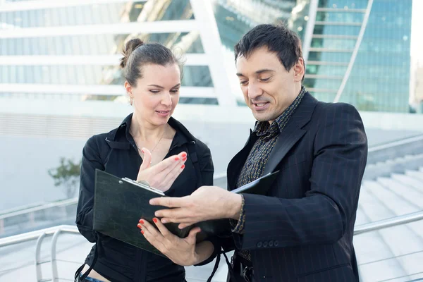 Riunione di lavoro all'aperto — Foto Stock