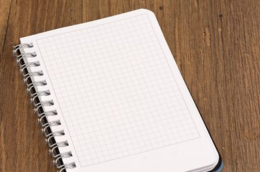 Spiral defter açmak