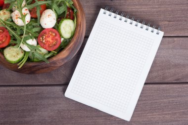 mozzarella salatası