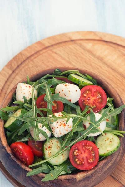 Insalata con mozzarella — Foto Stock