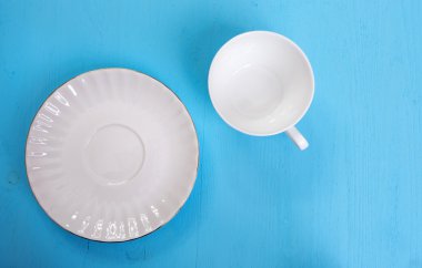 boş tabak ve bardak