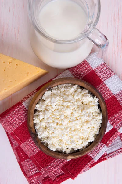 Fresh cottage cheese and dairy products — Stock Photo, Image