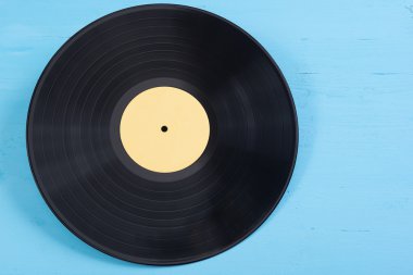 Vinil plak kapanıyor.