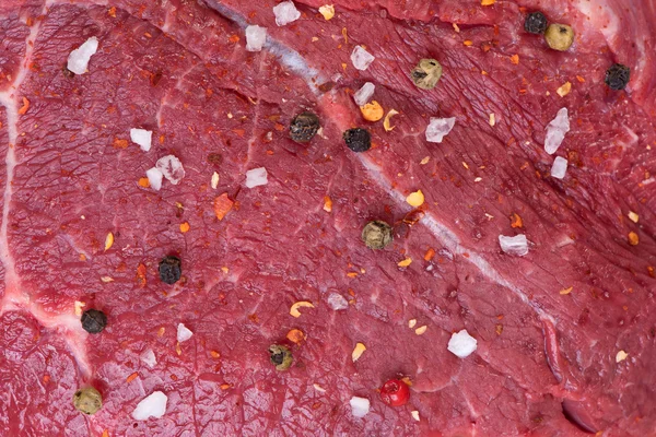Taze kırmızı ham sığır eti — Stok fotoğraf