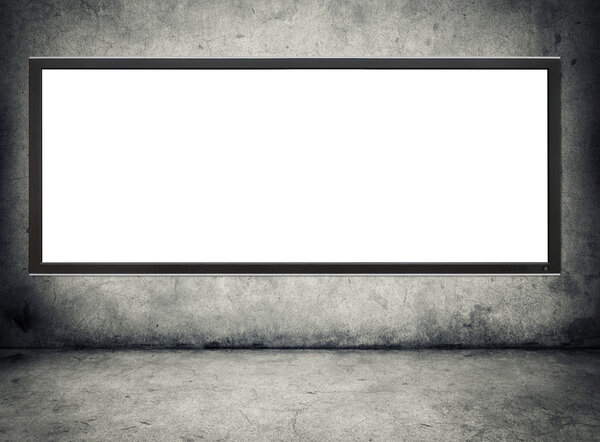 телевизор, висящий на решетке
