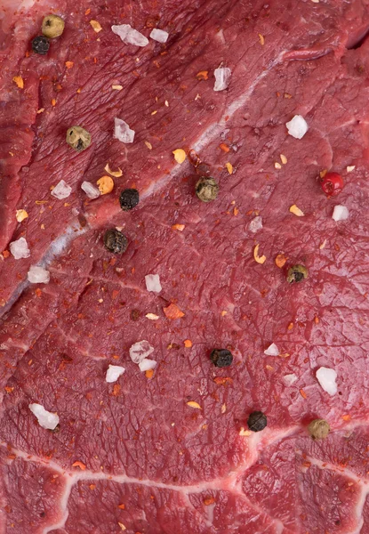 生の牛肉をクローズ アップ — ストック写真