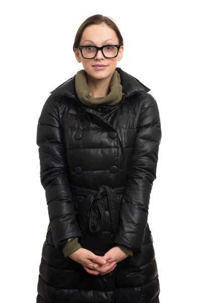 Gözlük ve sıcak giysiler giyen kadın — Stok fotoğraf