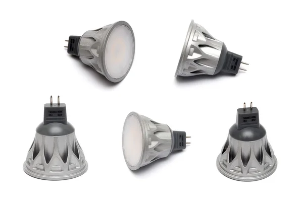 Крупним планом новітні світлодіодні лампи ізольовані на білому — стокове фото