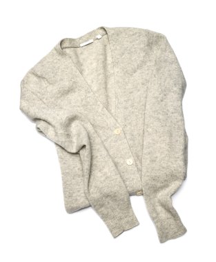 Beyaz arka plan üzerinde izole gri kazak