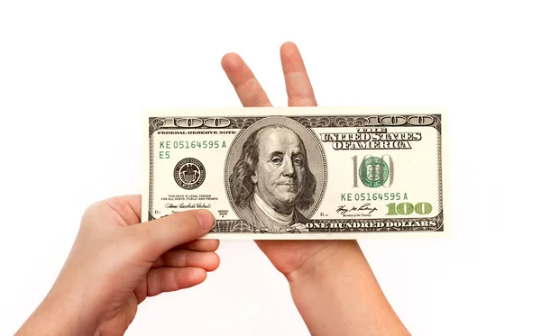 100 dolar (yüz dolarlık banknot tutan çocuk el) — Stok fotoğraf