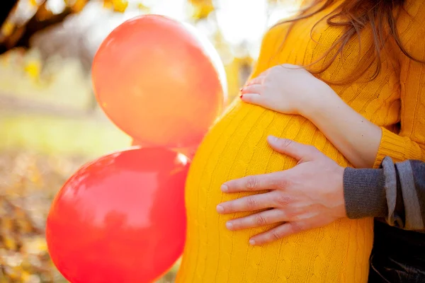 Schwangerer Bauch — Stockfoto