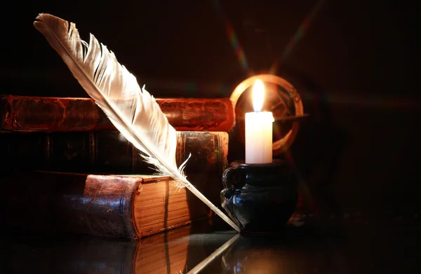 Old Books And Quill — Stock Photo, Image