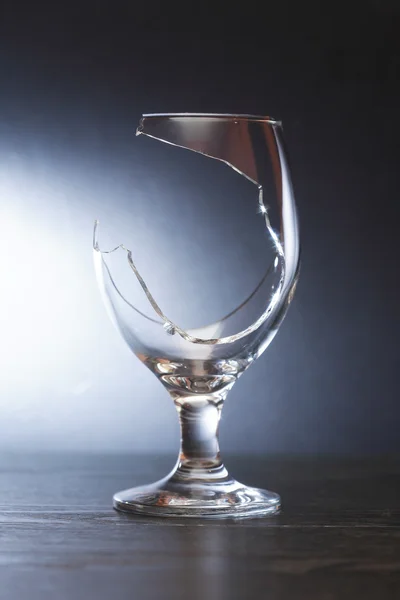 Törött Wineglass-sötét — Stock Fotó