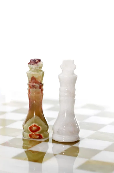 Re degli scacchi su bianco — Foto Stock