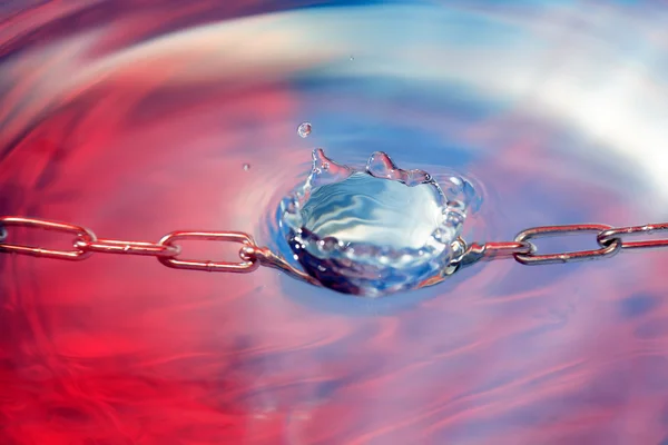 Chain In Water — Stock Photo, Image