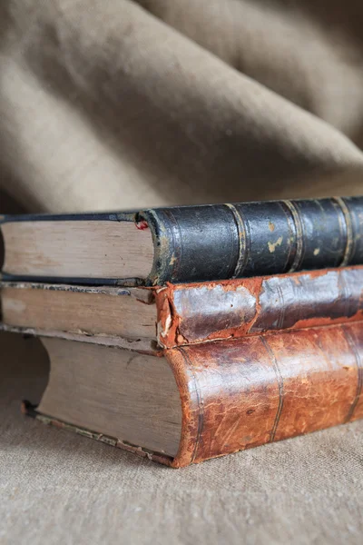 Eski kitaplar Stackold kitap yığını — Stok fotoğraf
