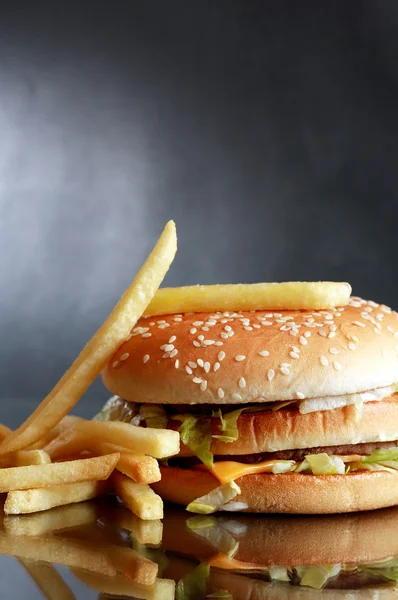 Hamburger On Dark — Stock Photo, Image