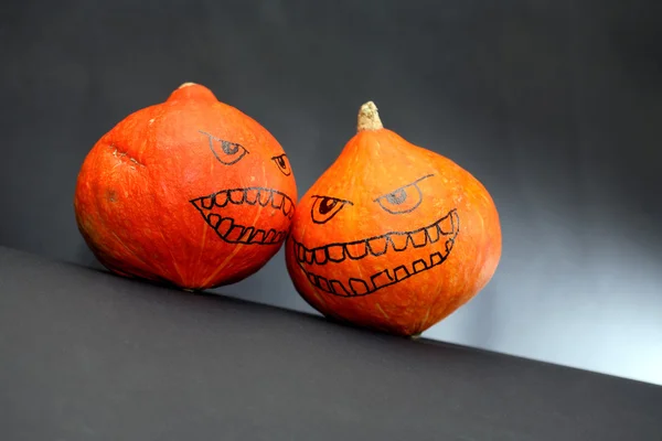 Cabezas de calabaza en oscuro —  Fotos de Stock