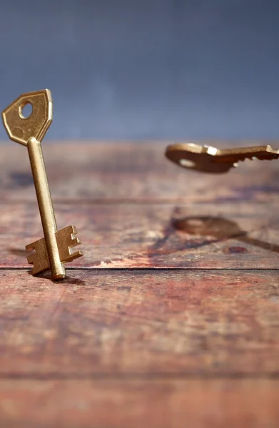 Key On Wood — Stock Photo, Image