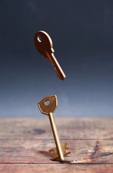 Key On Wood — Stock Photo, Image