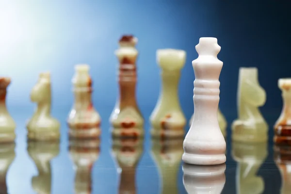 Pezzi di scacchi al buio — Foto Stock