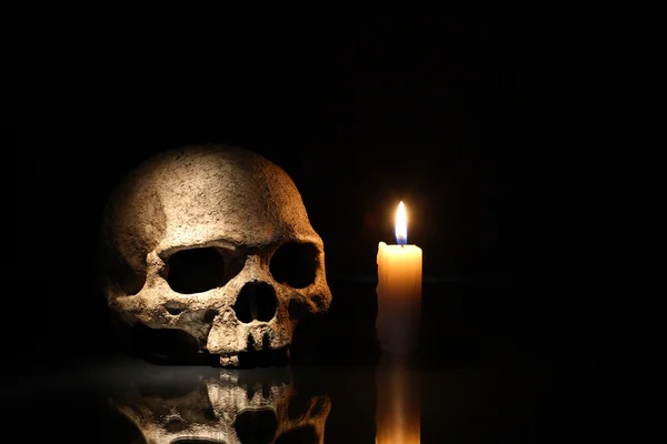 Skull And Candle — Stock Photo, Image