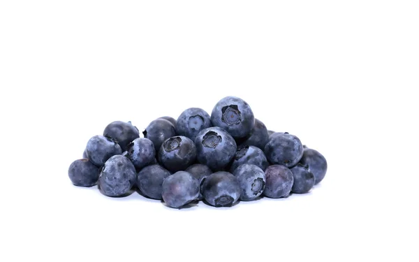 Blaubeeren auf Weiß — Stockfoto