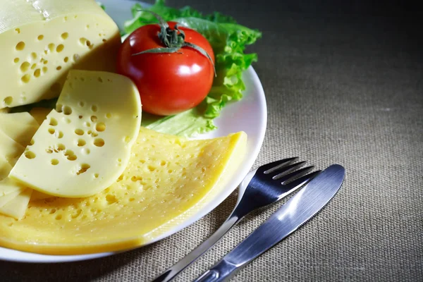 Formaggio sul piatto — Foto Stock