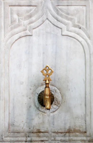 Faucet Perunggu Kuno — Stok Foto