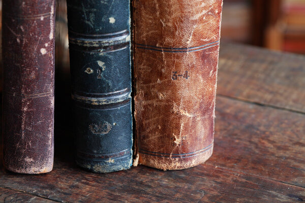 Старые книги
