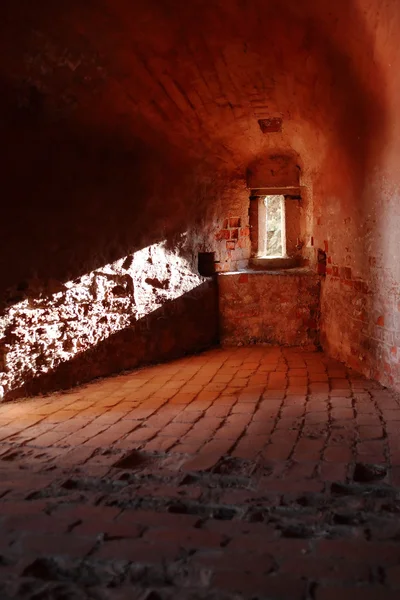 Древняя крепость в помещении — стоковое фото