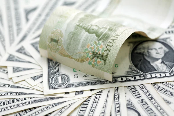 중국 위안와 미국 달러 — 스톡 사진