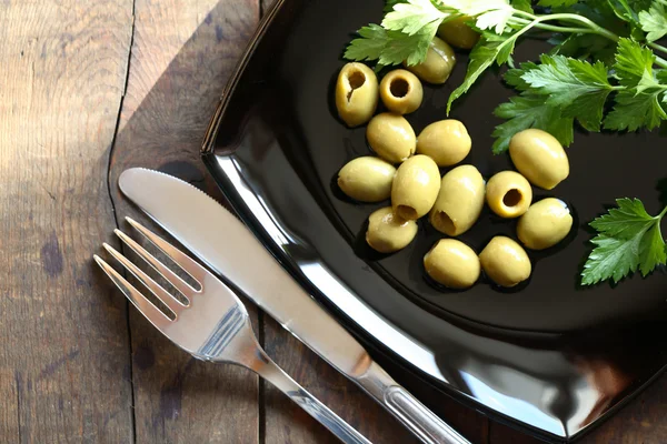Olive sul piatto — Foto Stock