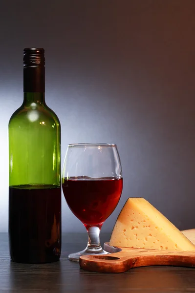 Wein und Käse — Stockfoto