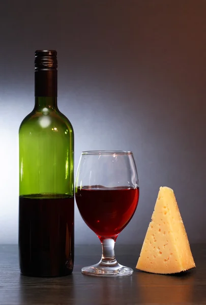 Vino y queso —  Fotos de Stock