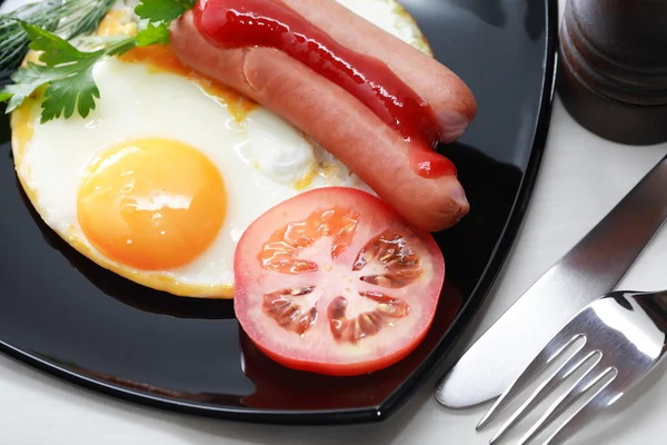 Fried Eggs And Sausages — Stock Photo, Image