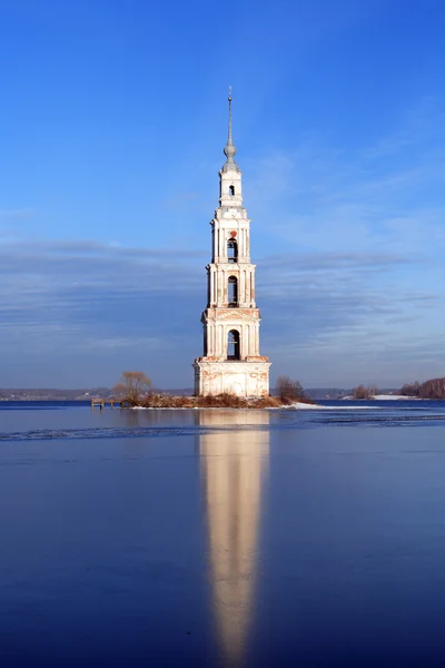 Elárasztott harangláb, Oroszország — Stock Fotó