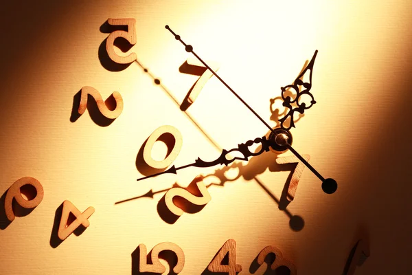 Часы и цифры — стоковое фото