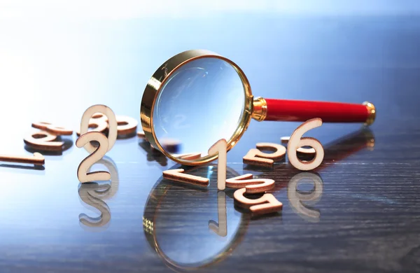 Magnifying Glass And Digits — Stock Photo, Image