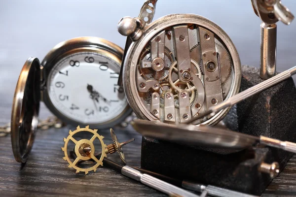 Staré hodinky Oprava — Stock fotografie