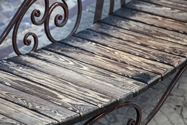 Banco de madera. tiro al aire libre — Foto de Stock